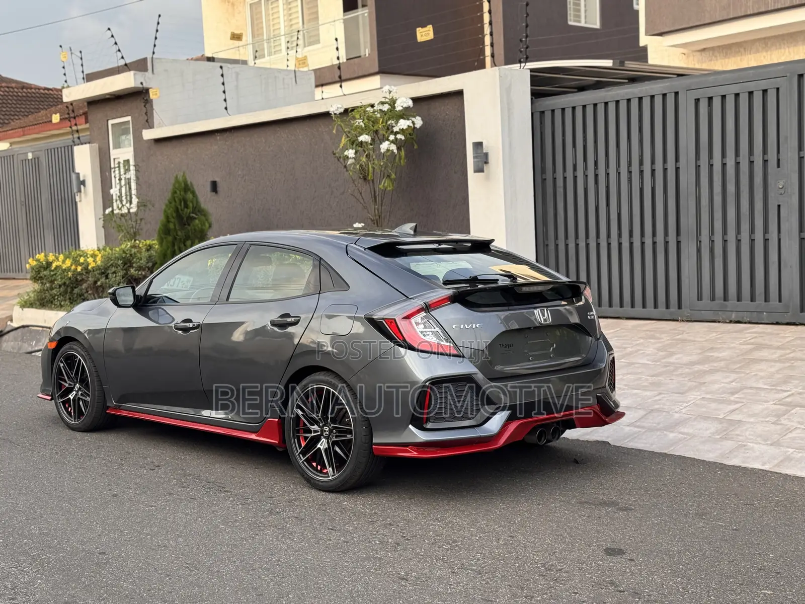 Honda Civic Sport Touring 4dr Hatchback (1.5L 4cyl) 2017 Gray