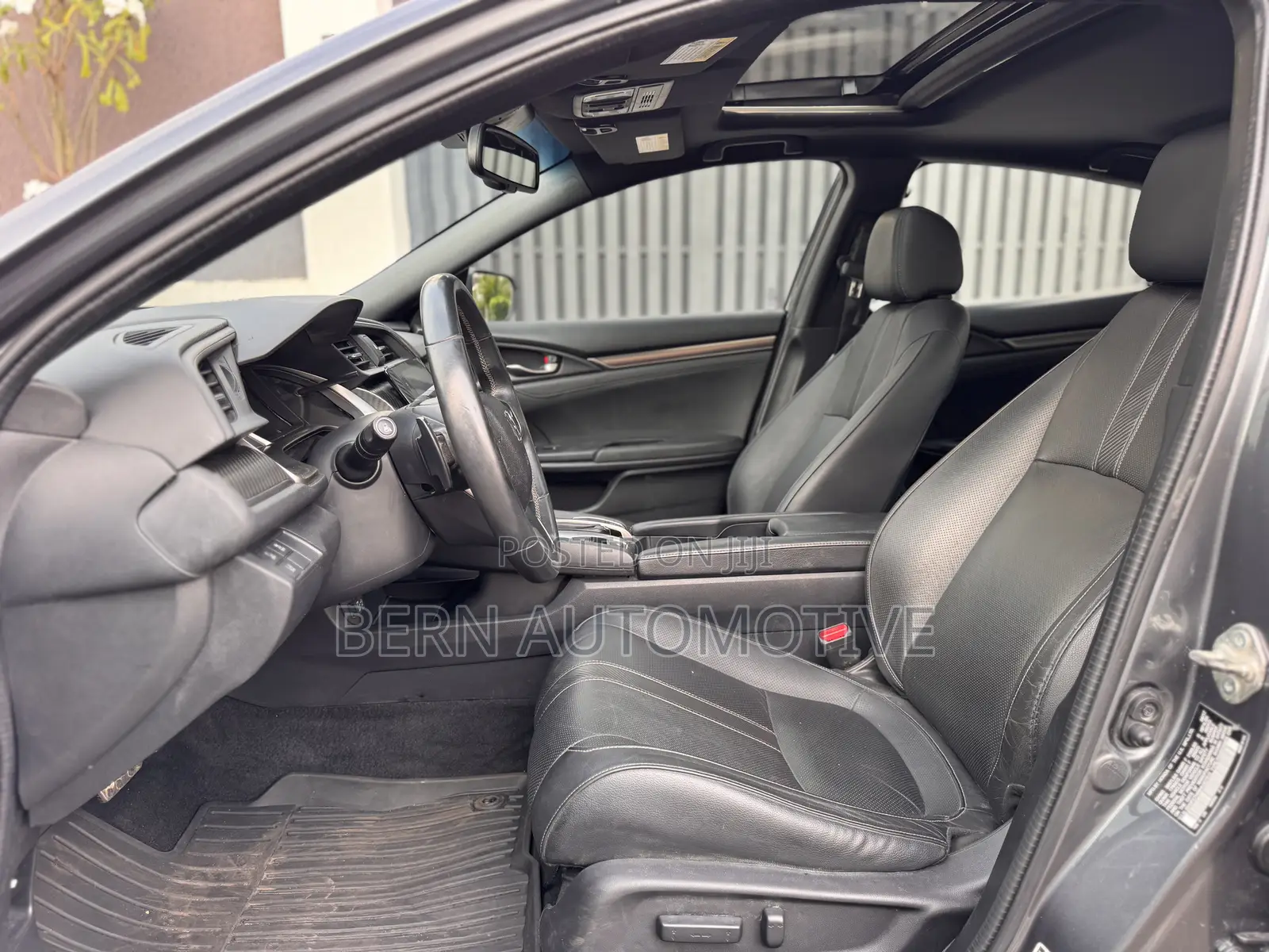Honda Civic Sport Touring 4dr Hatchback (1.5L 4cyl) 2017 Gray