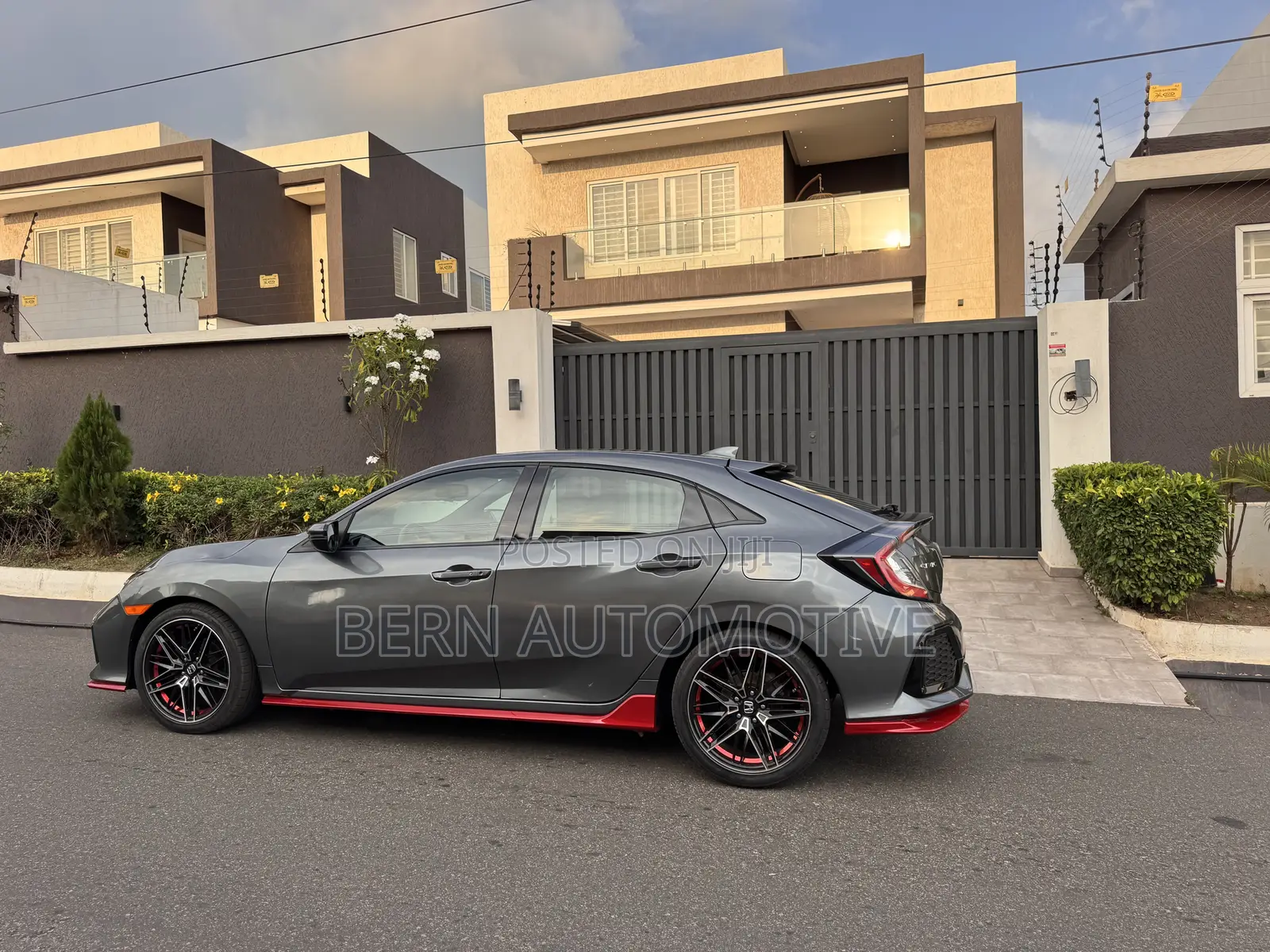 Honda Civic Sport Touring 4dr Hatchback (1.5L 4cyl) 2017 Gray