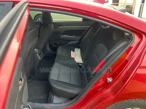 Hyundai Elantra Limited Sedan FWD (2.0L 4cyl 6A) 2017 Red