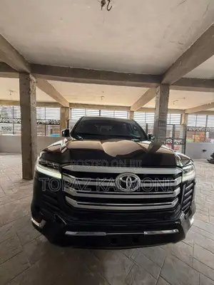 Toyota Land Cruiser 2016 Black