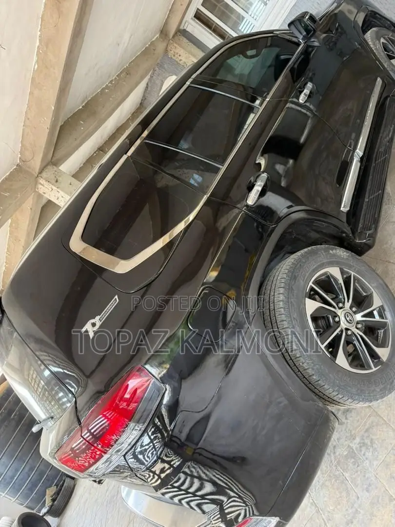 Toyota Land Cruiser 2016 Black