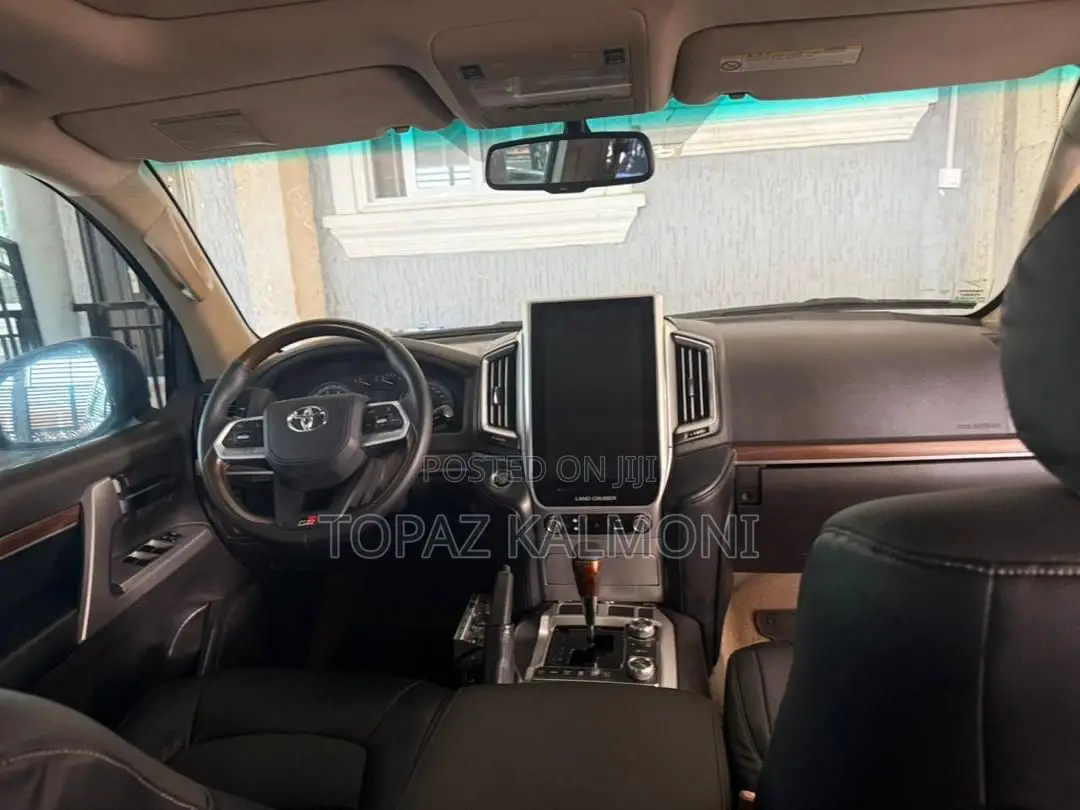 Toyota Land Cruiser 2016 Black