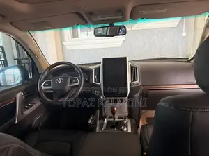 Toyota Land Cruiser 2016 Black