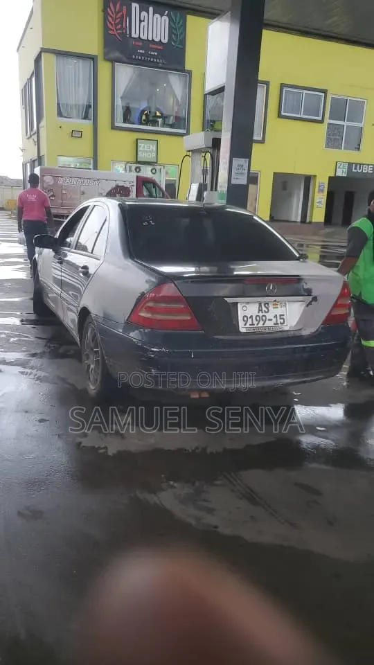 Mercedes-Benz C250 2002 Black
