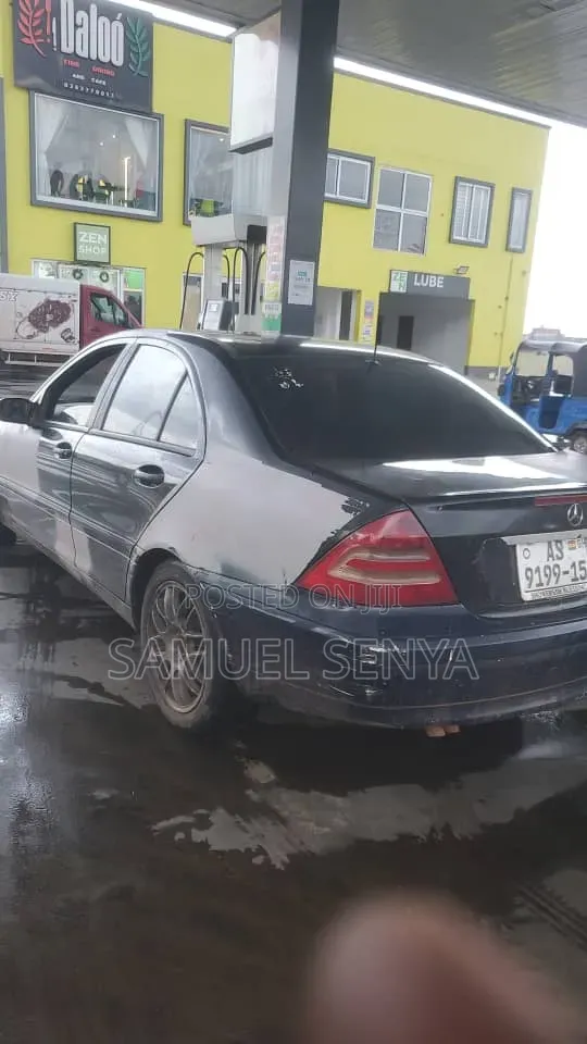 Mercedes-Benz C250 2002 Black