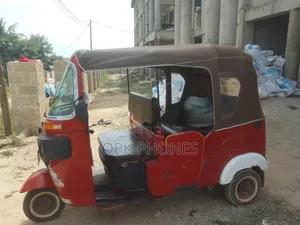 Bajaj RE 2025 Red