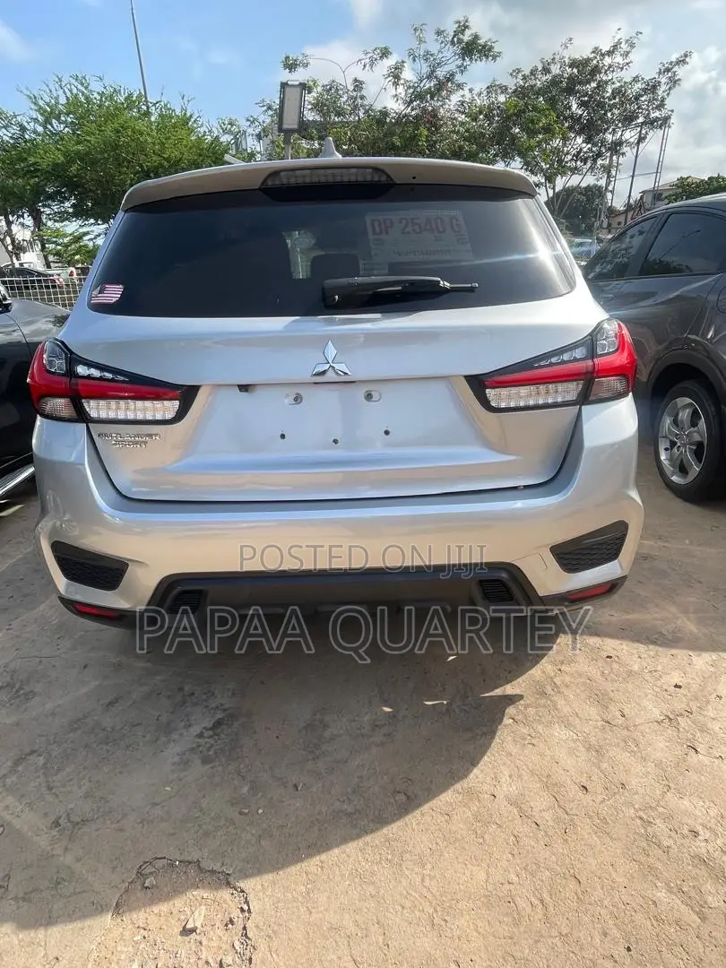 Mitsubishi Outlander Sport 2022 Silver