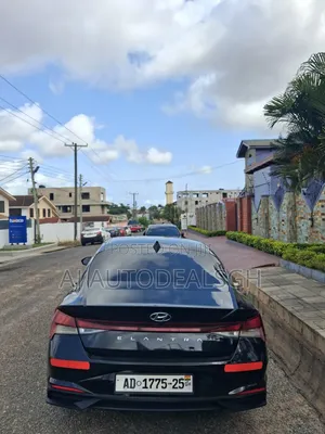Hyundai Elantra Limited 2021 Black