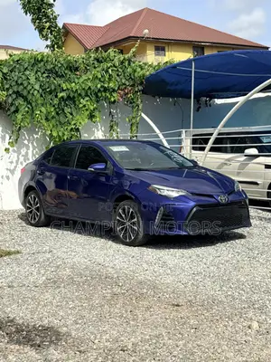 Toyota Corolla SE (1.8L 4cyl 2A) 2018 Blue