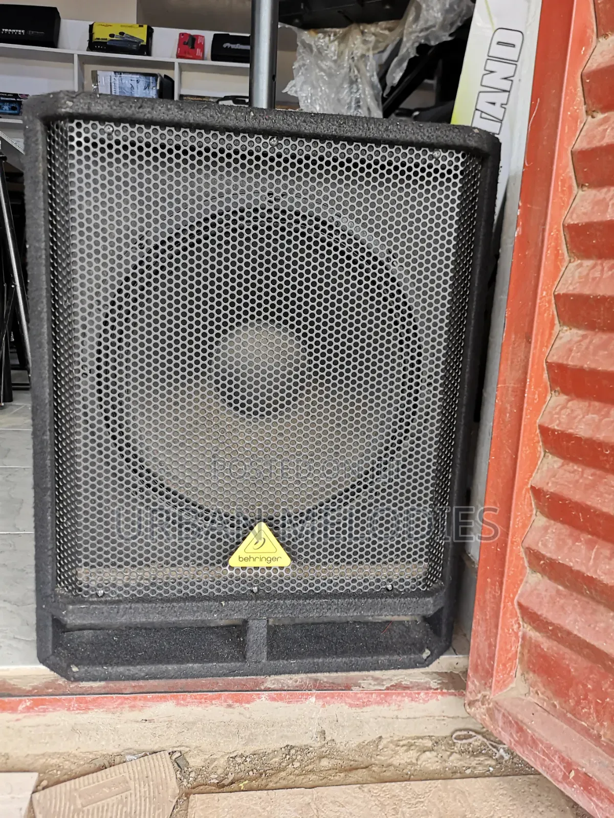 Behringer Eurolive Vq1500d Active 15-Inch Pa Subwoofer