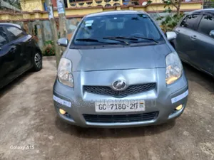 Toyota Vitz 1.3 AWD 3dr 2010 Silver