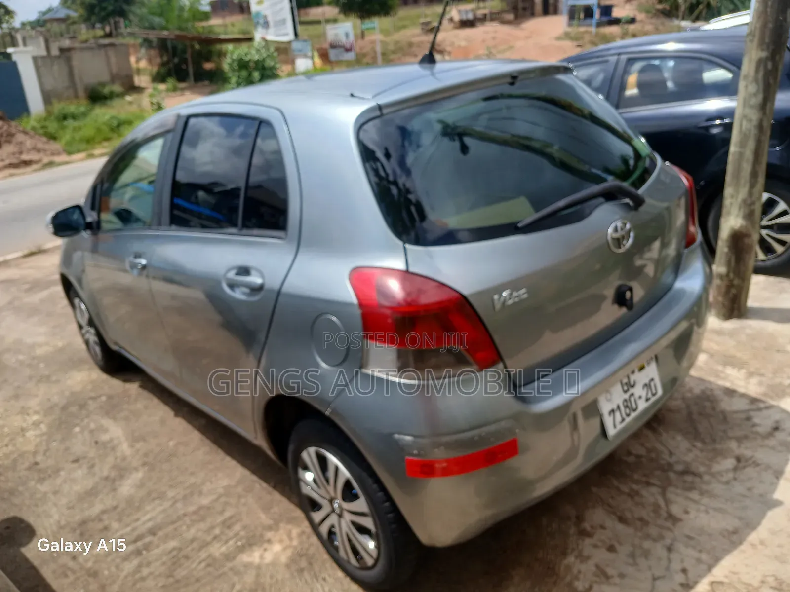 Toyota Vitz 1.3 AWD 3dr 2010 Silver