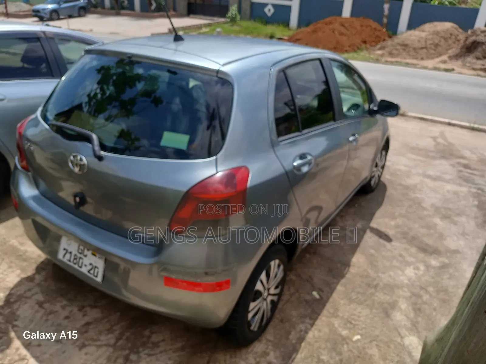 Toyota Vitz 1.3 AWD 3dr 2010 Silver