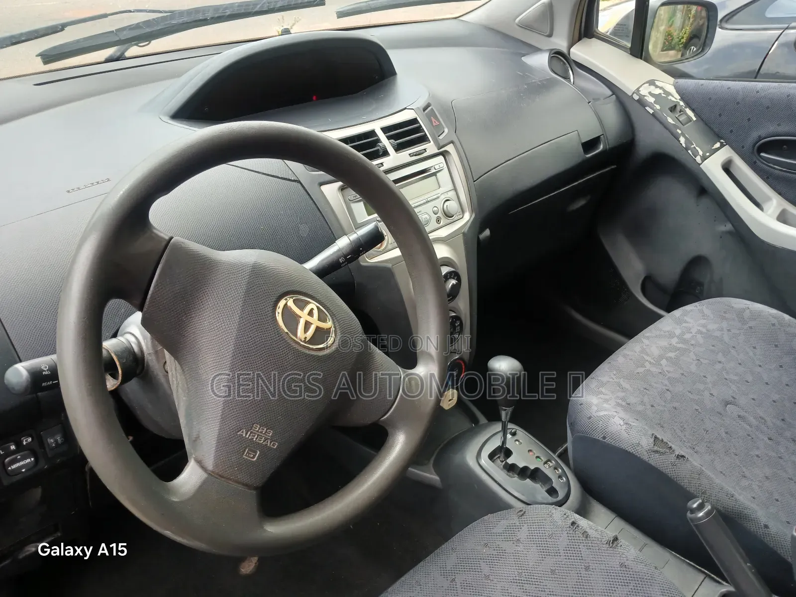 Toyota Vitz 1.3 AWD 3dr 2010 Silver