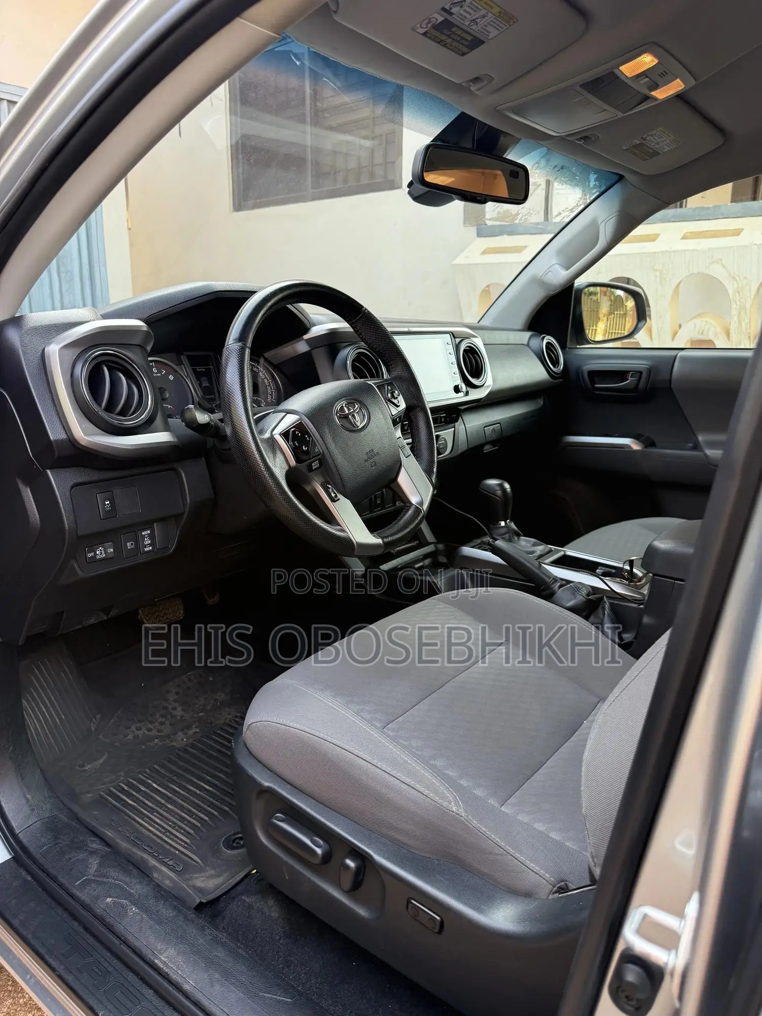 Toyota Tacoma SR5 Double Cab 6' Bed V6 AT 2023 Silver