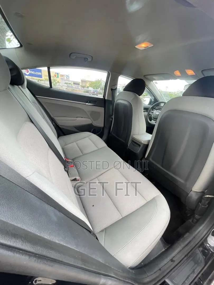 Hyundai Elantra SE Sedan FWD (2.0L 4cyl 6M) 2017 Black
