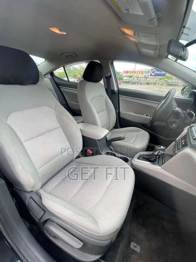 Hyundai Elantra SE Sedan FWD (2.0L 4cyl 6M) 2017 Black