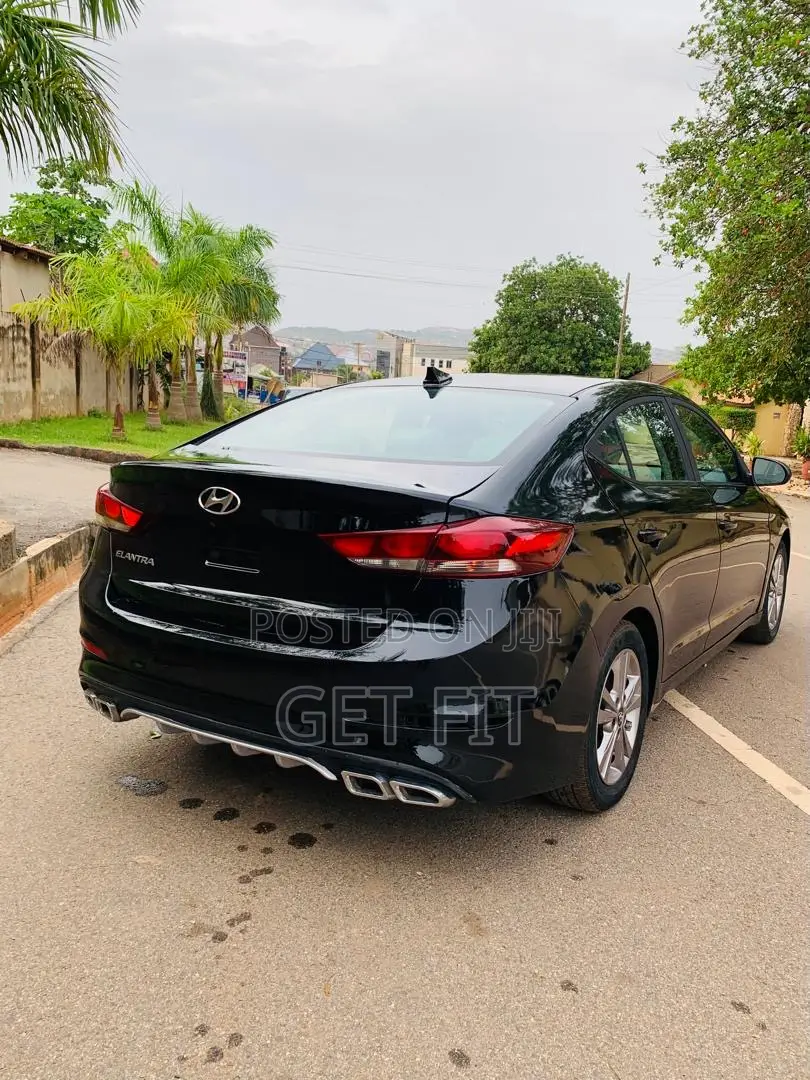 Hyundai Elantra SE Sedan FWD (2.0L 4cyl 6M) 2017 Black