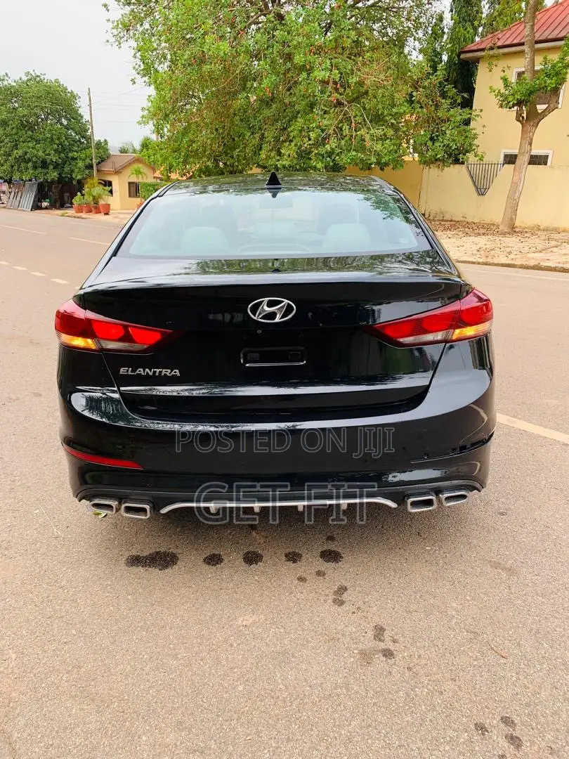 Hyundai Elantra SE Sedan FWD (2.0L 4cyl 6M) 2017 Black