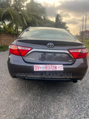 Toyota Camry SE 4dr Sedan (2.5L 4cyl 6A) 2017 Gray