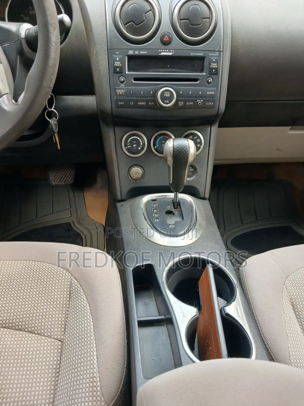 Nissan Rogue SV 4dr SUV (2.5L 4cyl CVT) 2015 Black
