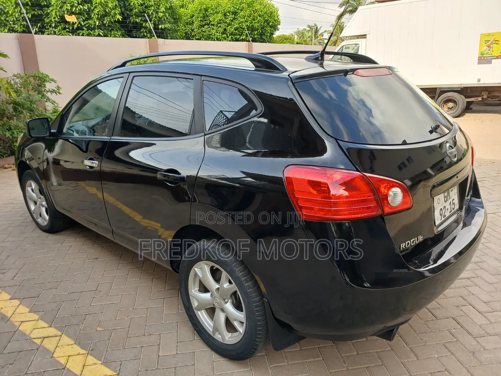 Nissan Rogue SV 4dr SUV (2.5L 4cyl CVT) 2015 Black