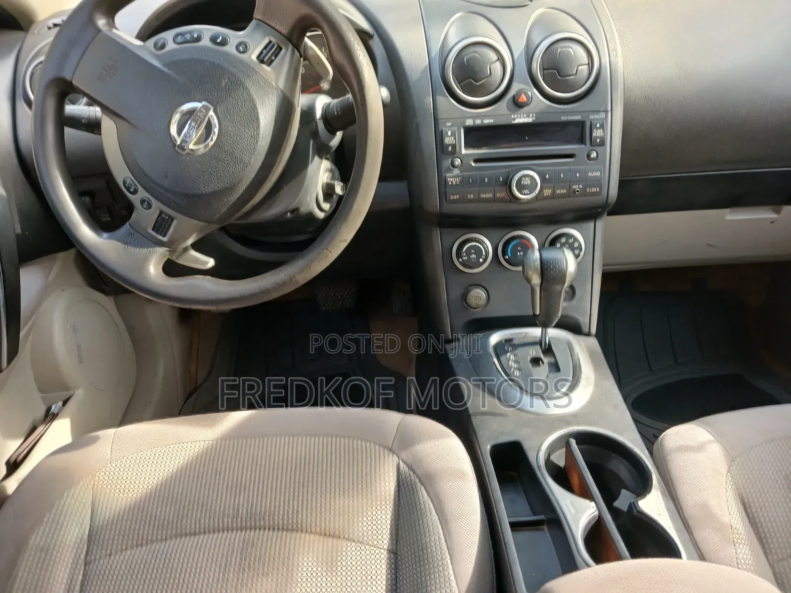Nissan Rogue SV 4dr SUV (2.5L 4cyl CVT) 2015 Black