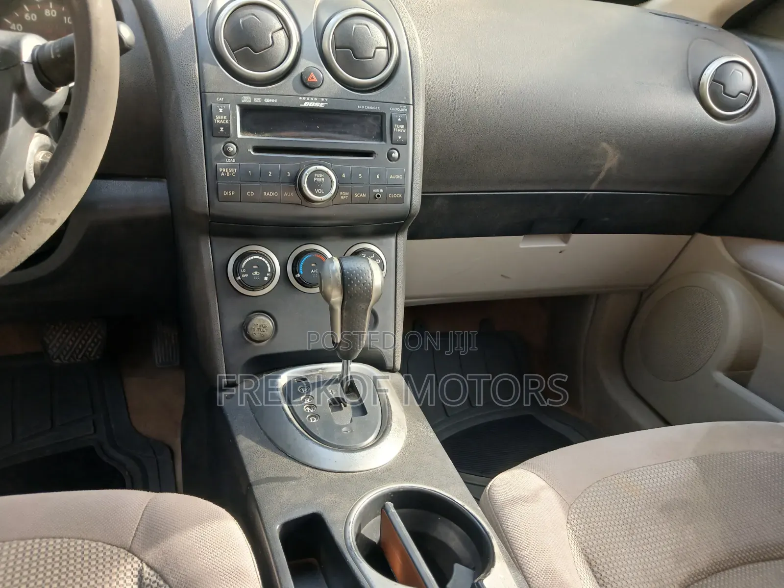 Nissan Rogue SV 4dr SUV (2.5L 4cyl CVT) 2015 Black