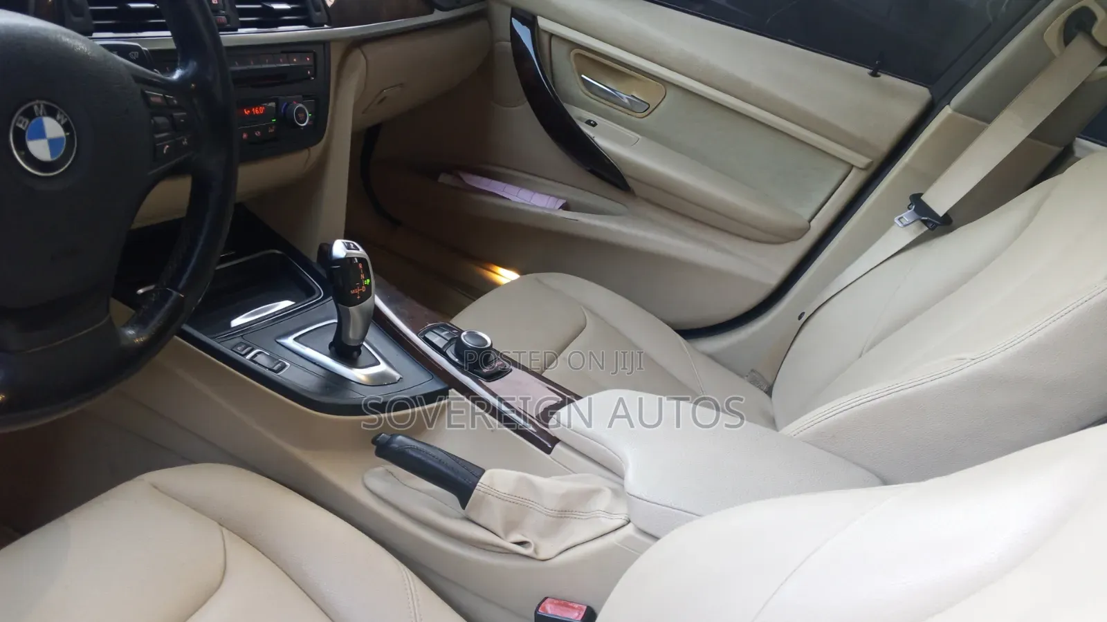 BMW 320i Sedan RWD 2014 Gray
