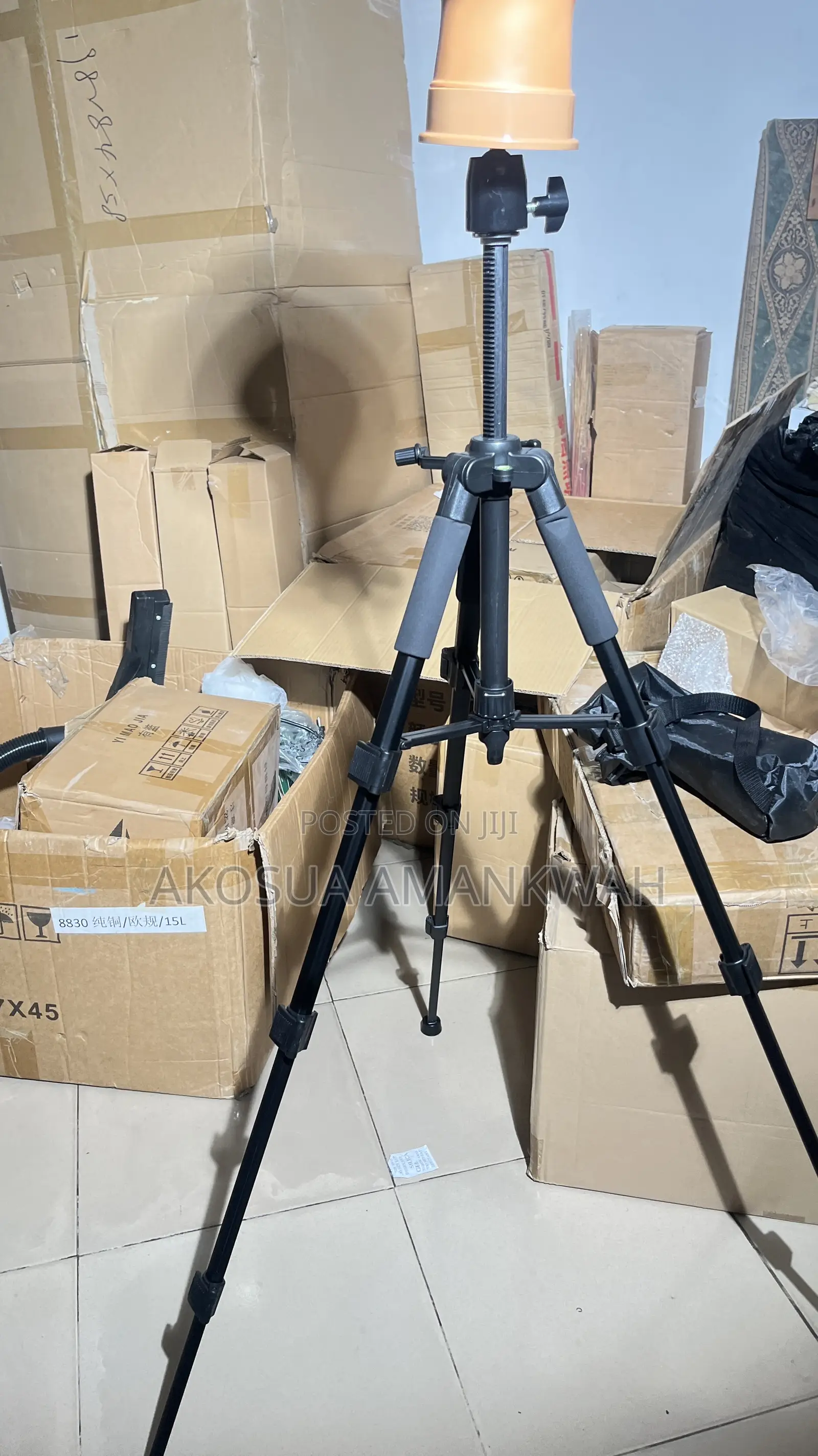 Mannequin Stand or Mannequin Tripod