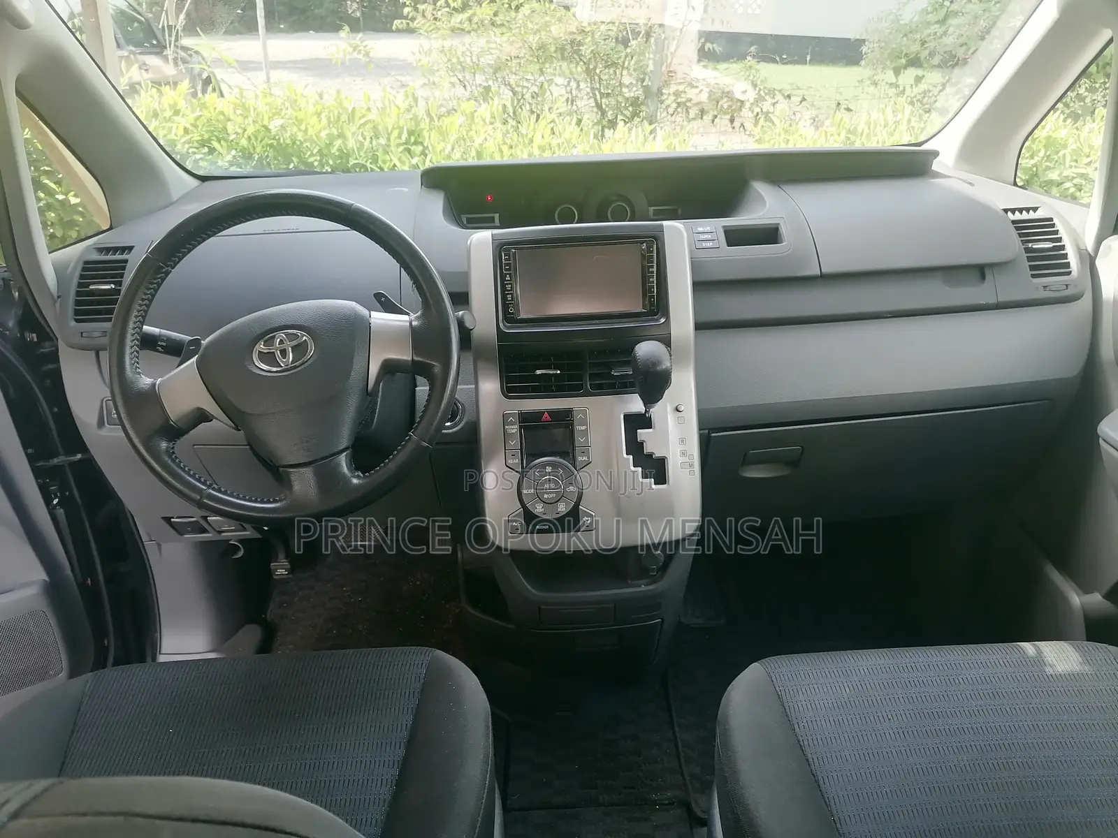 Toyota Voxy 2013 Black