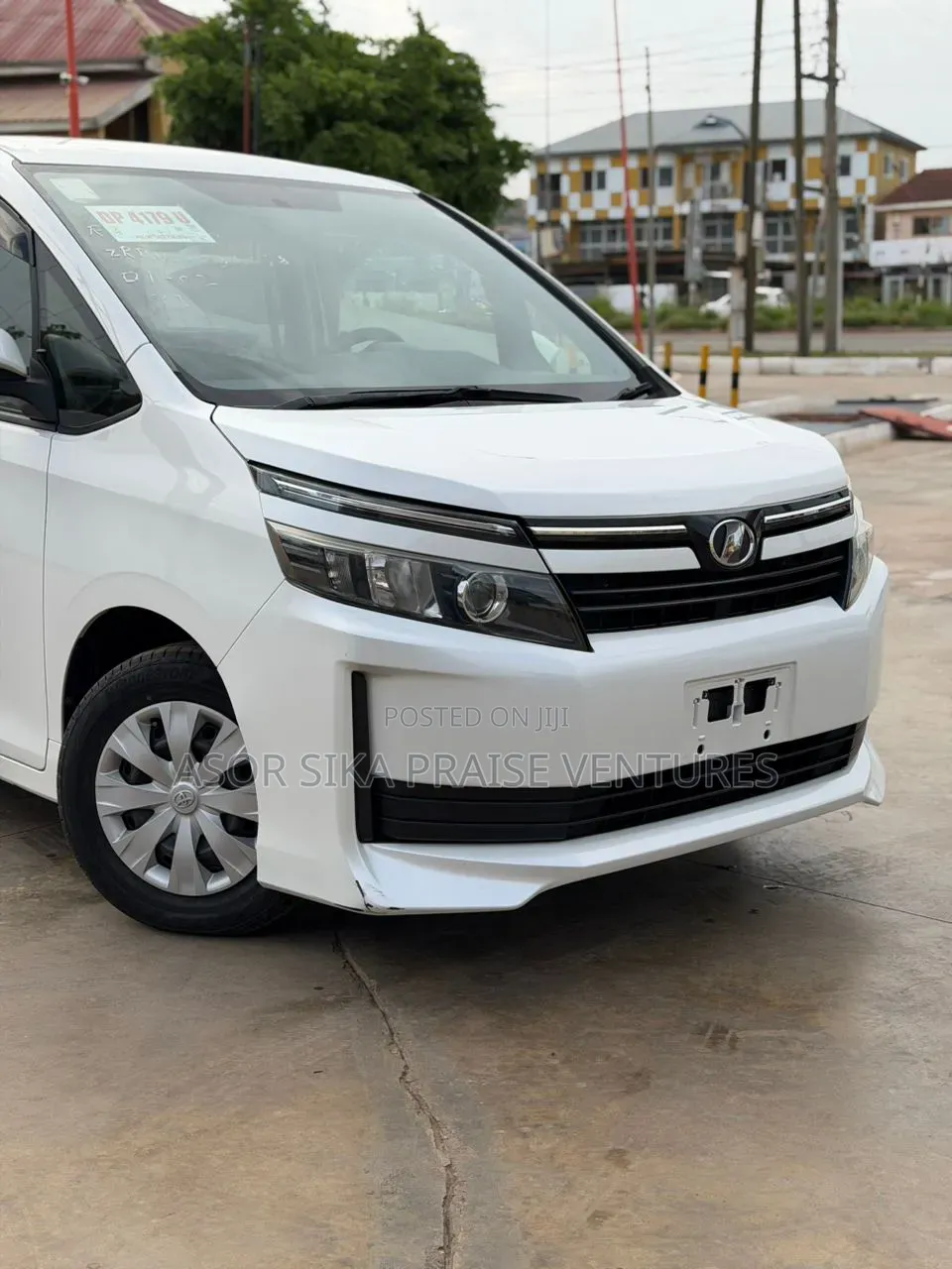 Toyota Voxy 2014 White
