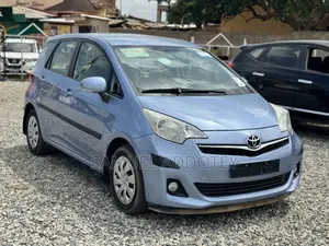 Toyota Verso 2009 Blue