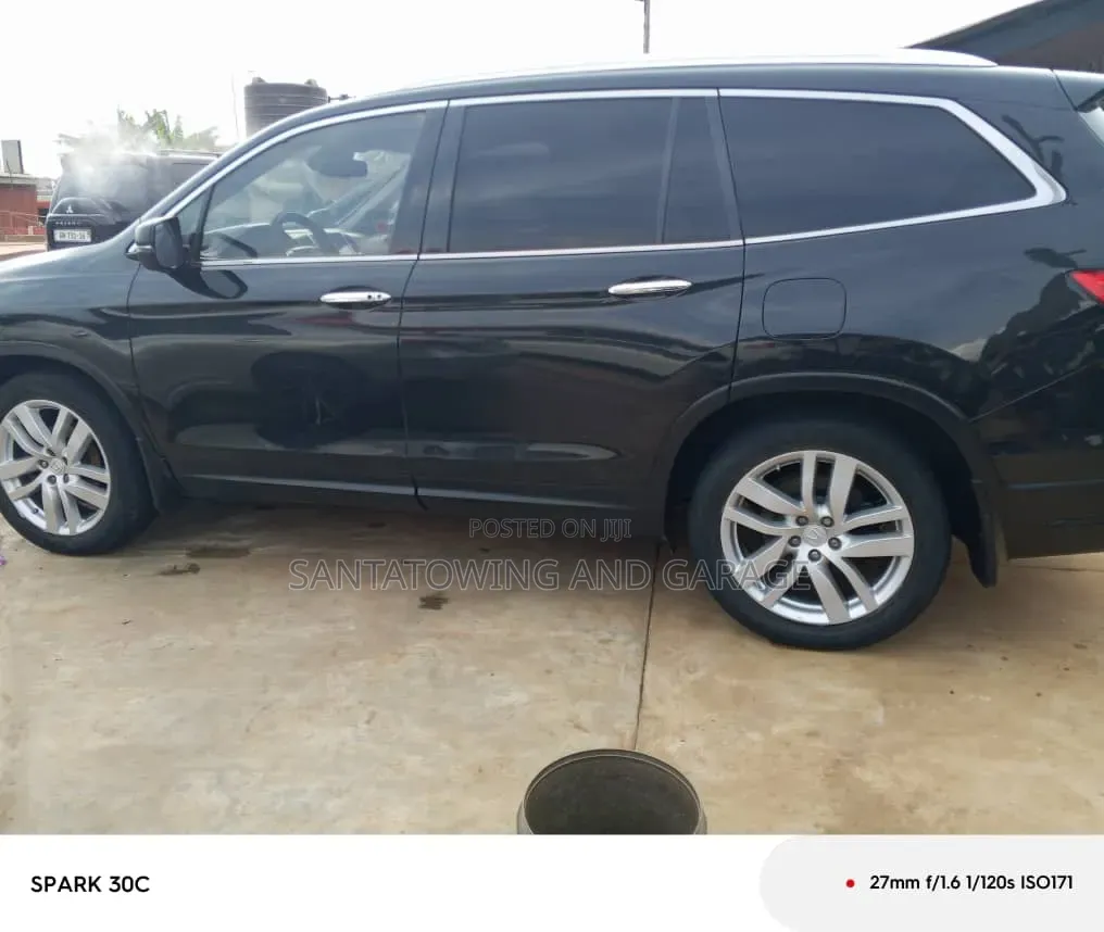 Honda Pilot Touring 4dr SUV 4WD (3.5L 6cyl 9A) 2016 Black