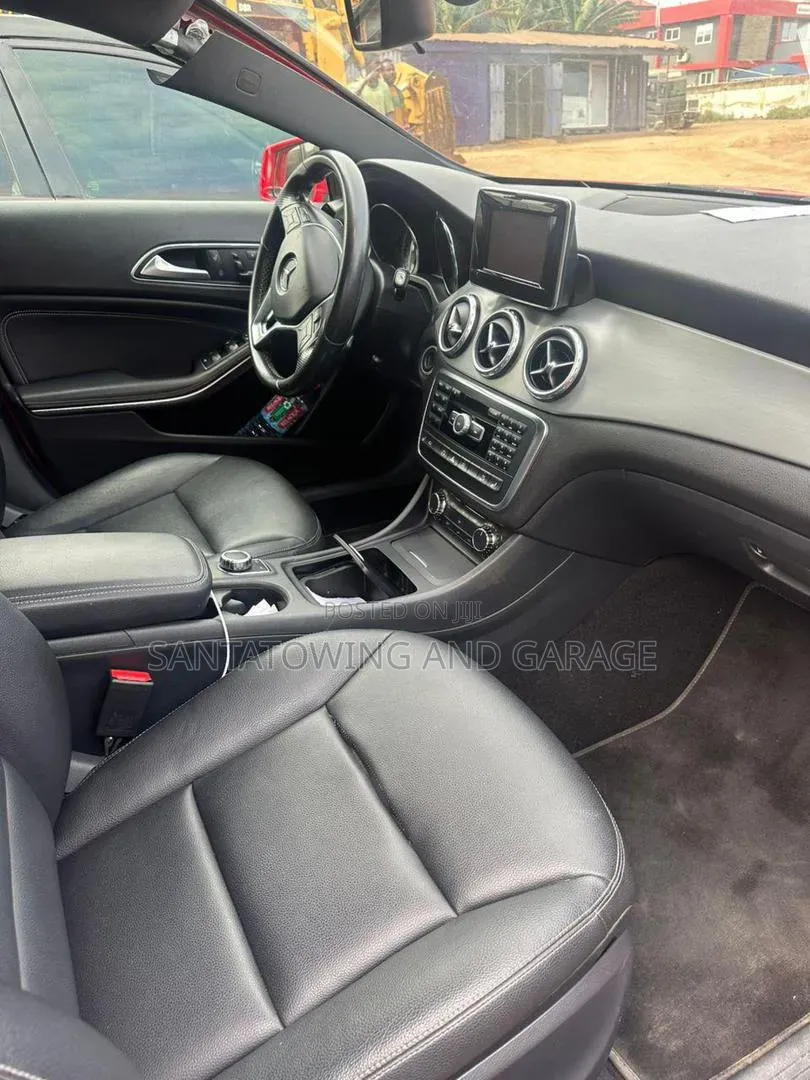 Mercedes-Benz GLA 250 2015 Red