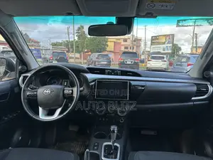 Toyota Hilux 2017 Silver