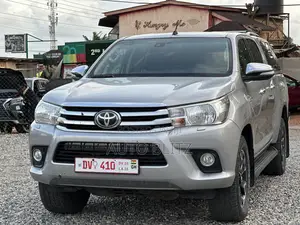 Toyota Hilux 2017 Silver