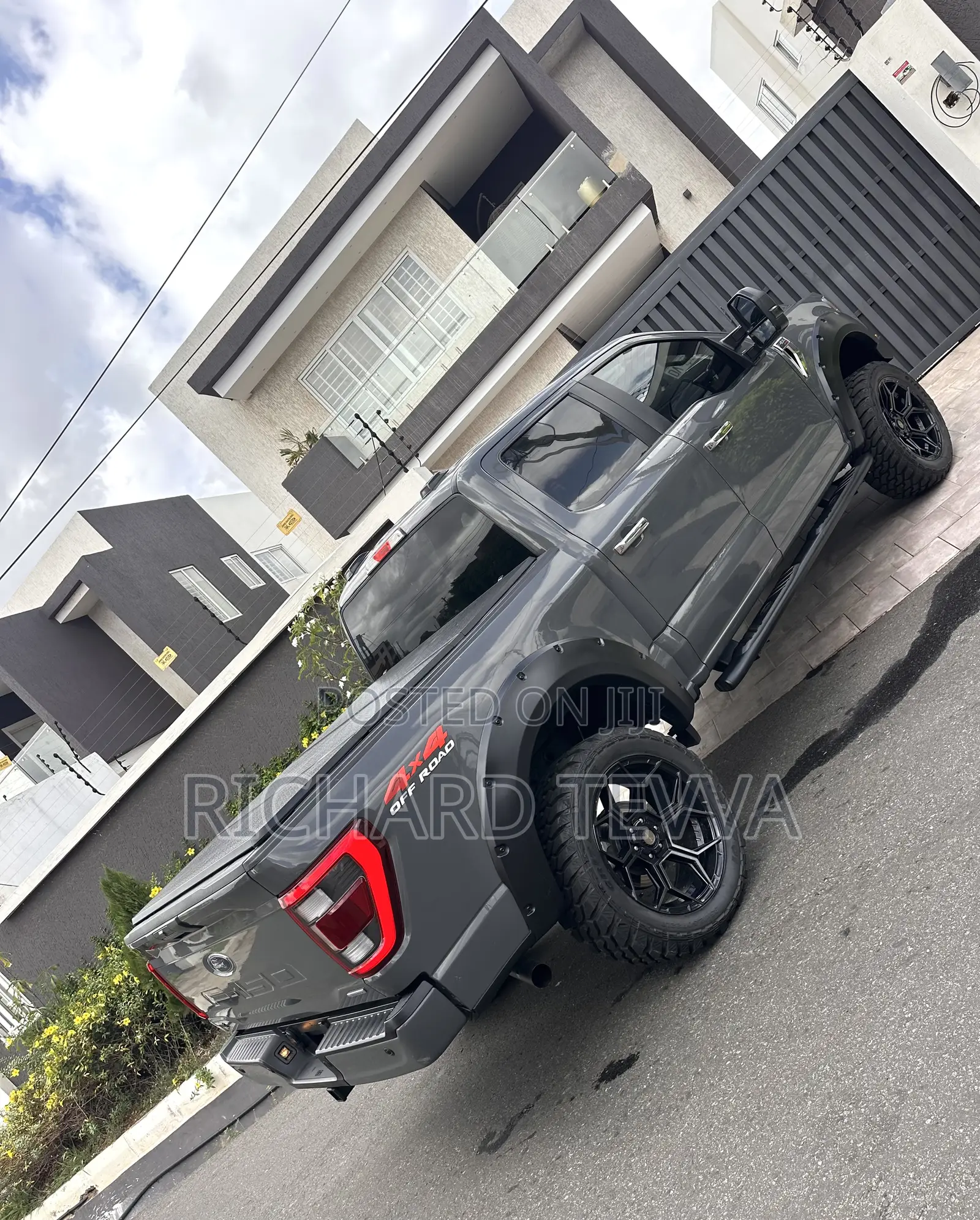 Ford F-150 Platinum 2021 Gray