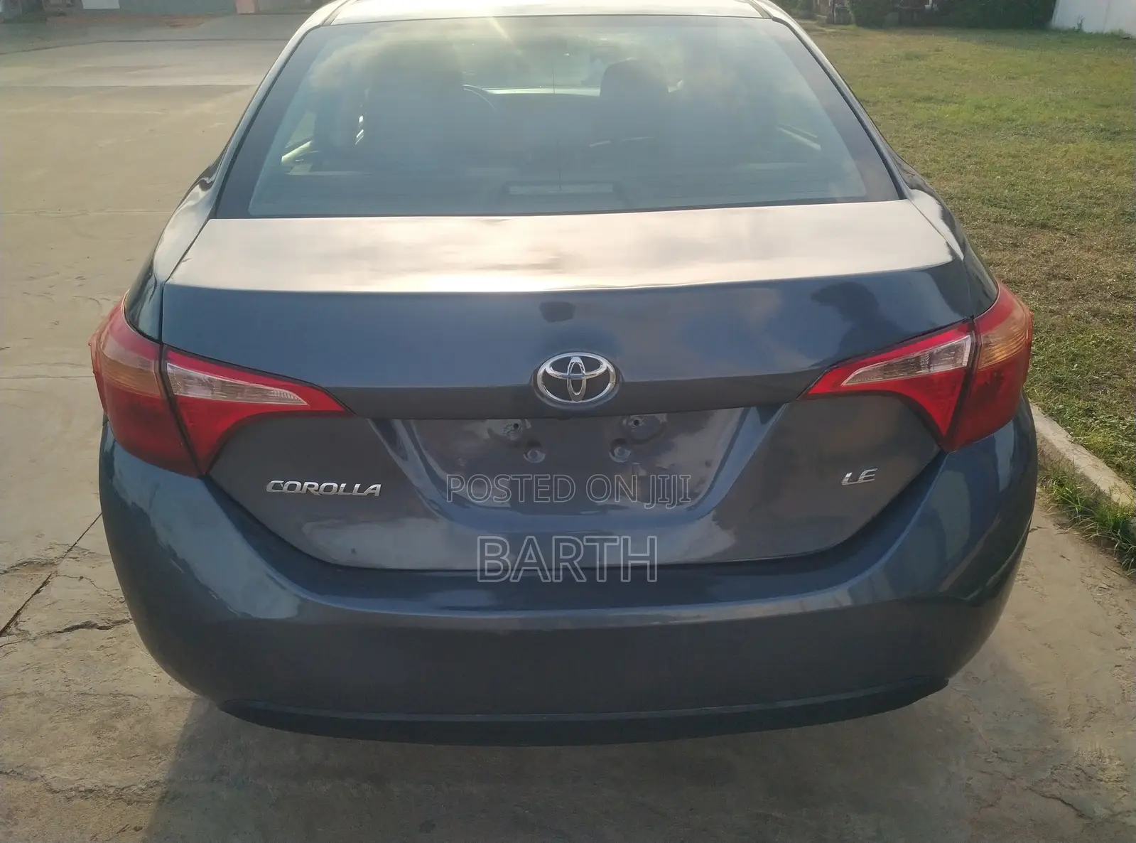 Toyota Corolla LE Eco (1.8L 4cyl 2A) 2018 Gray