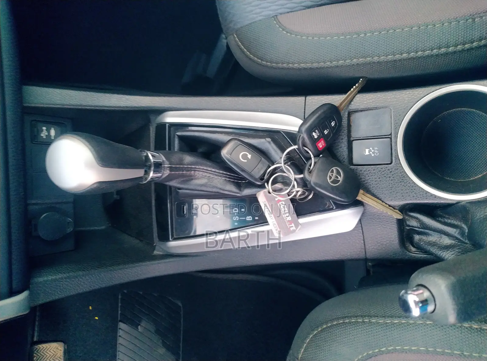 Toyota Corolla LE Eco (1.8L 4cyl 2A) 2018 Gray