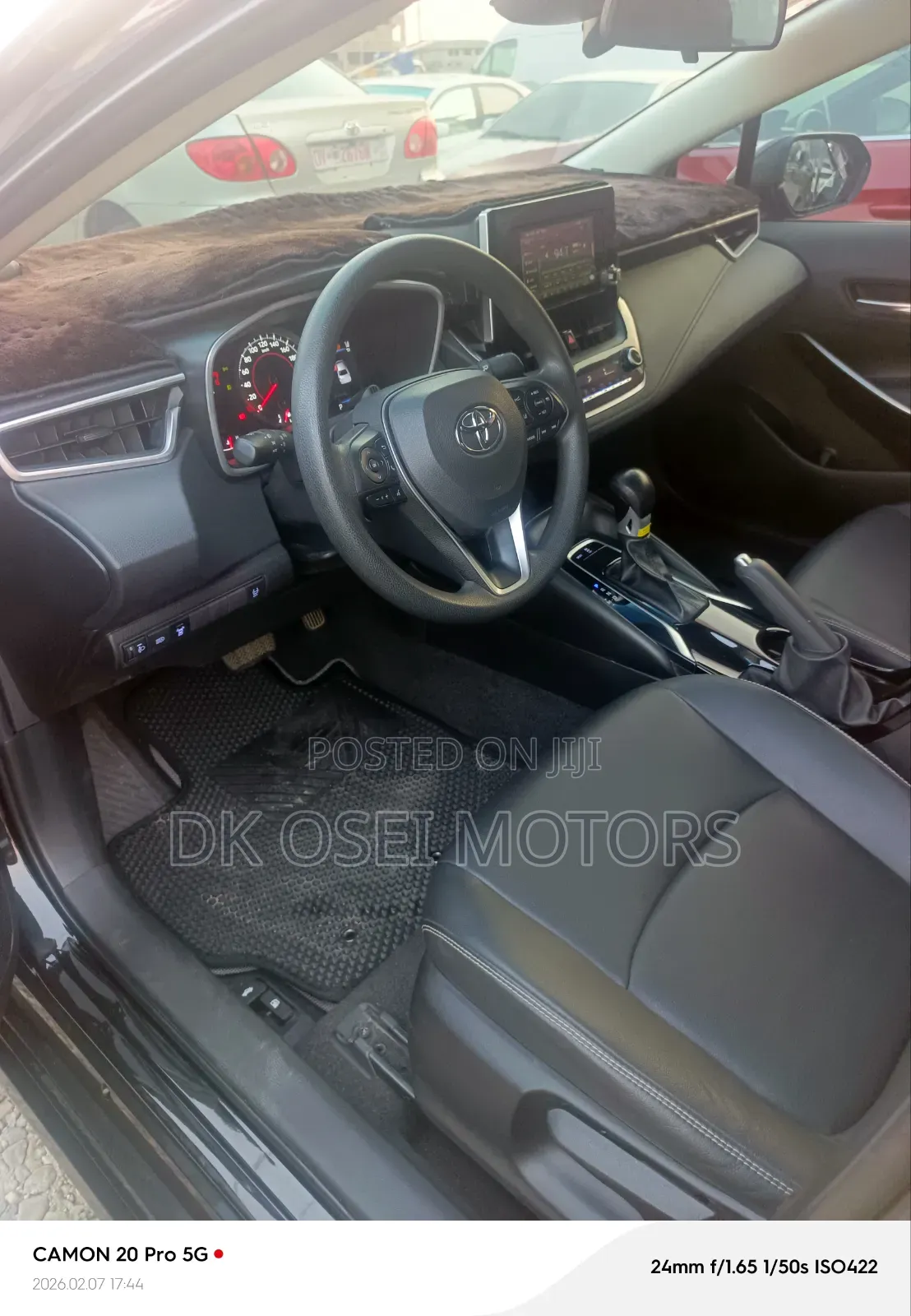 Toyota Corolla XLE 2022 Gray