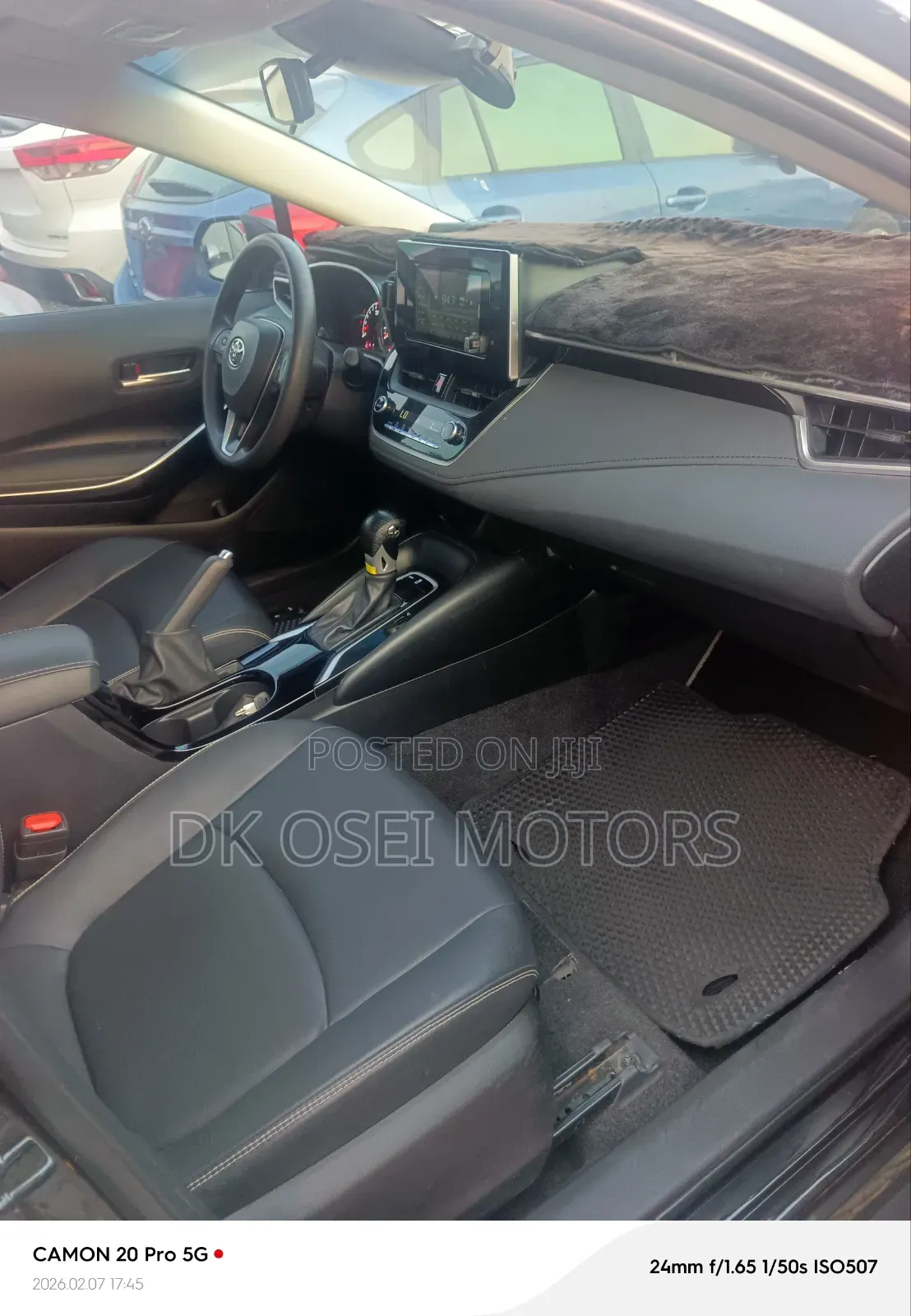 Toyota Corolla XLE 2022 Gray
