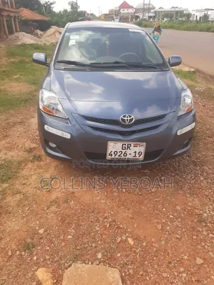 Toyota Yaris Base Sedan 4dr 2010 Blue
