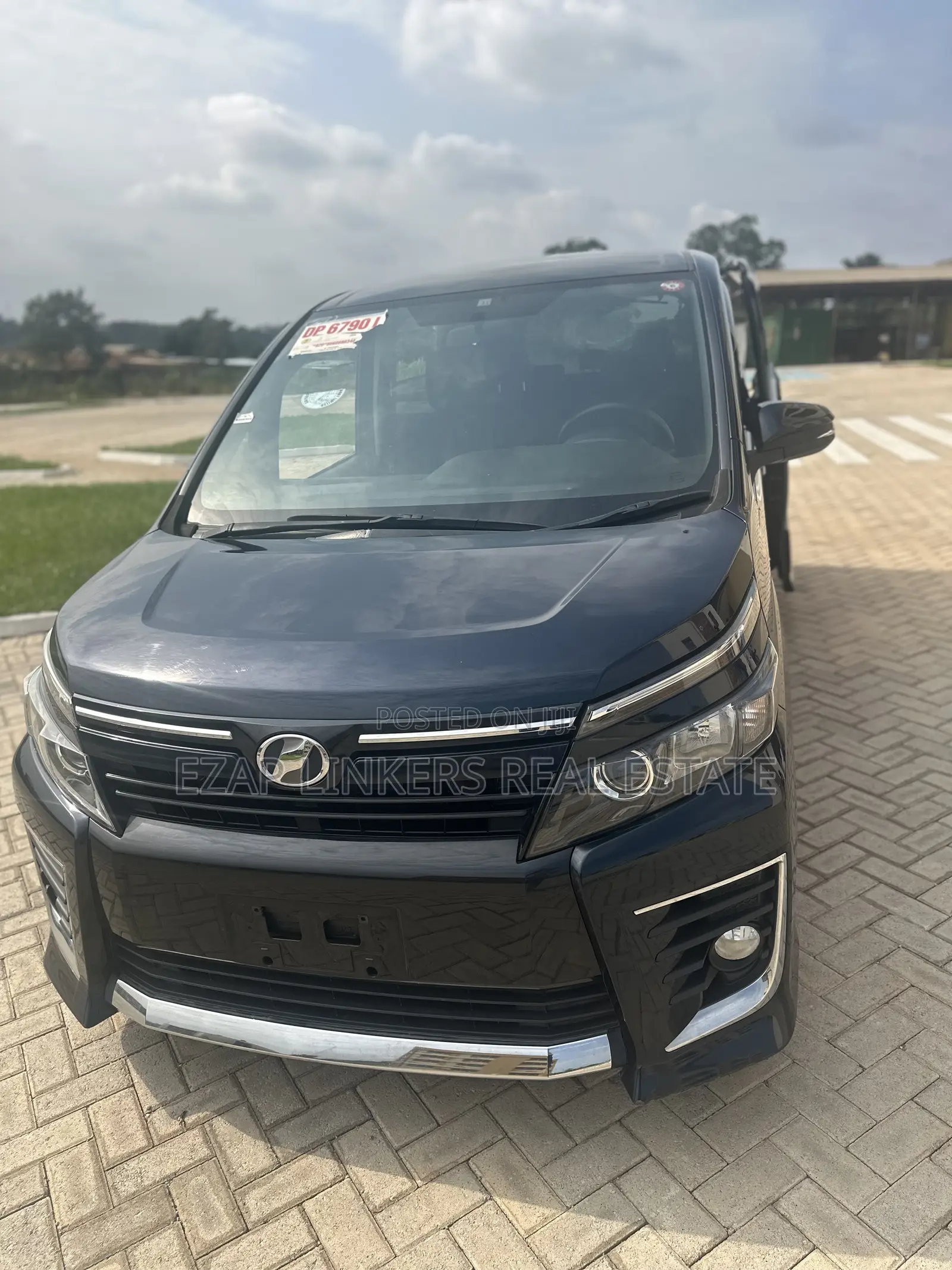 Toyota Voxy SV Premium 2014 Black