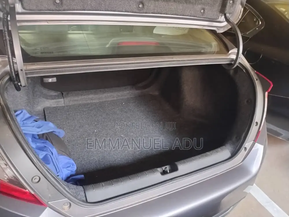 Honda Civic LX Hatchback 2020 Gray