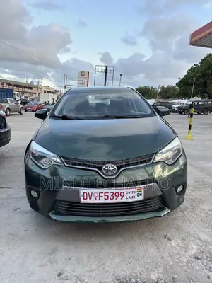 Toyota Corolla LE 4dr Sedan (1.8L 4cyl CVT) 2015 Green