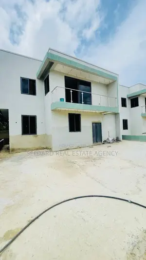 4bdrm Duplex in Sefdard Properties, Achimota for sale