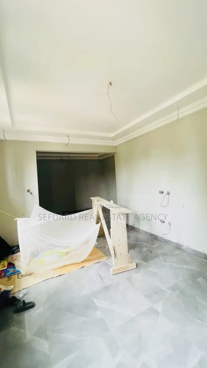 4bdrm Duplex in Sefdard Properties, Achimota for sale