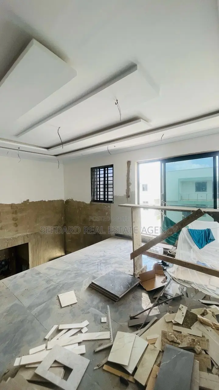 4bdrm Duplex in Sefdard Properties, Achimota for sale